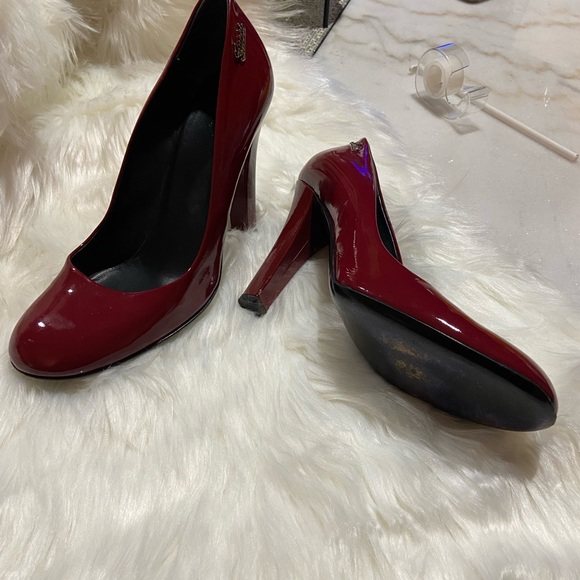 Authentic Gucci Patent Burgundy Pumps toooo Cuteee - Must have! - Picture 3 of 6